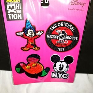 MICKEY THE TRUE ORIGINAL NYC EXHIBIT SET OF IRON-ON PATCHES DISNEY 2018